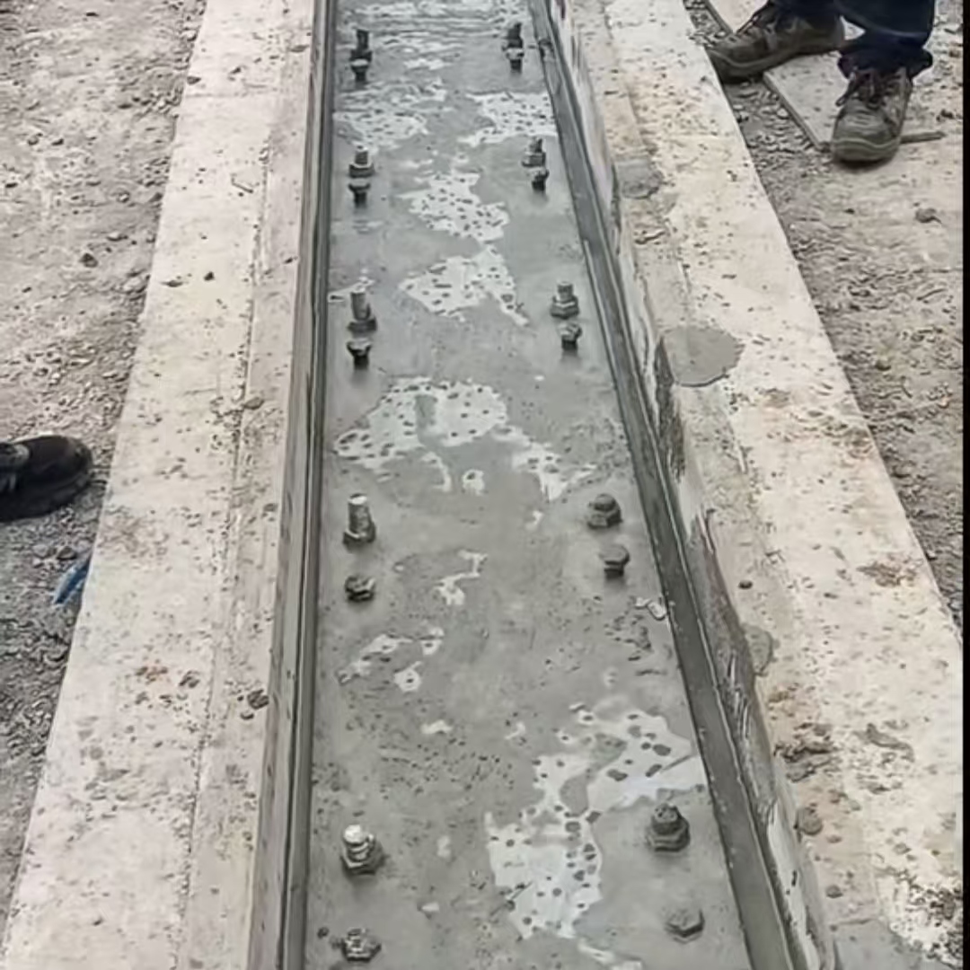 淮南港口码头起重机龙门吊重型机械设备稳固用早强快凝轨道胶泥